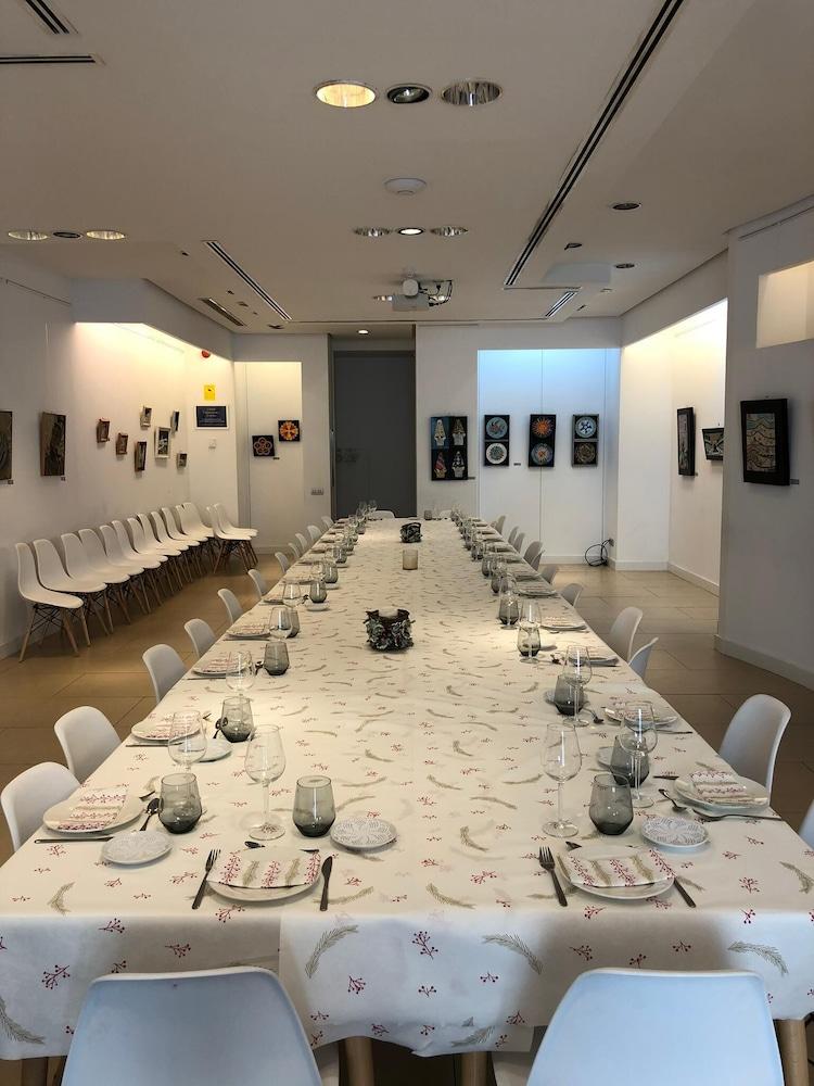 הוספיטלט דה יוברגאט Hotel Madanis Liceo מראה חיצוני תמונה
