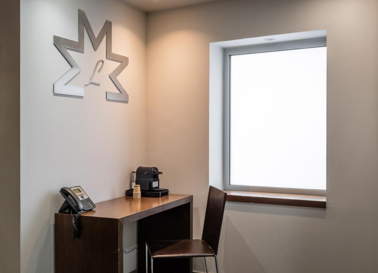 הוספיטלט דה יוברגאט Hotel Madanis Liceo מראה חיצוני תמונה