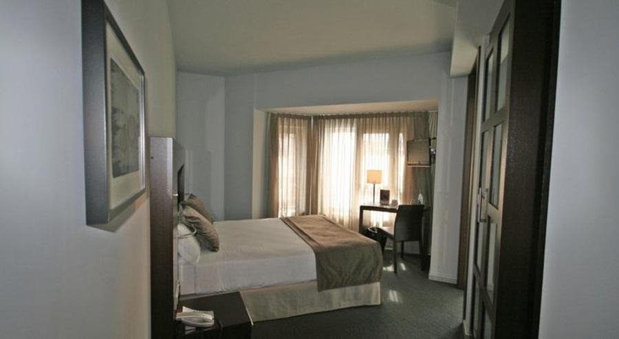 הוספיטלט דה יוברגאט Hotel Madanis Liceo מראה חיצוני תמונה