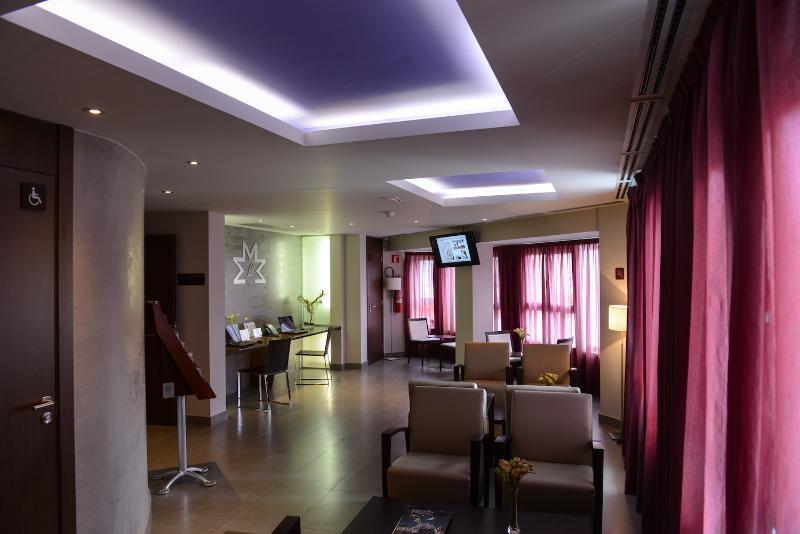 הוספיטלט דה יוברגאט Hotel Madanis Liceo מראה חיצוני תמונה