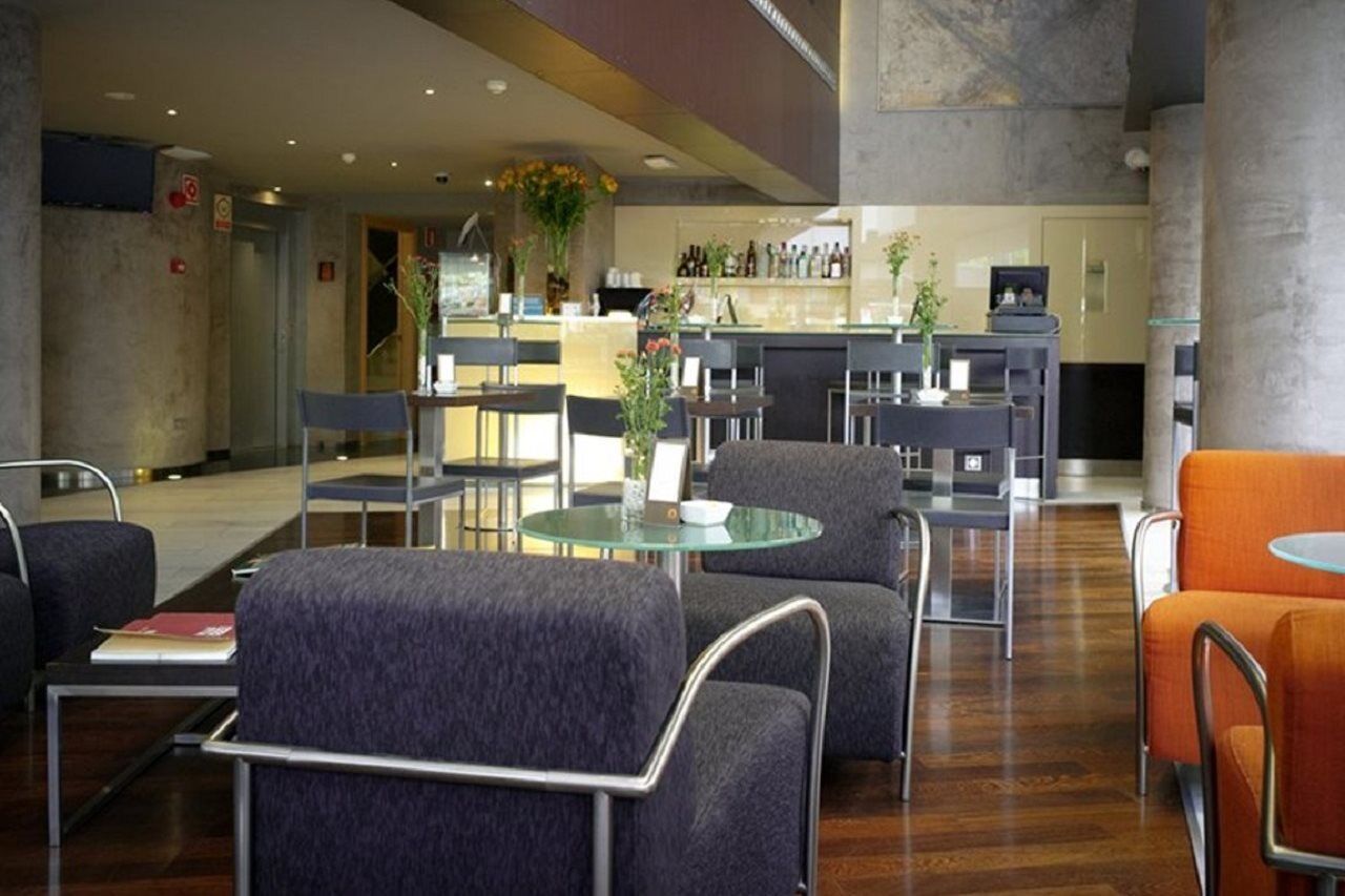 הוספיטלט דה יוברגאט Hotel Madanis Liceo מראה חיצוני תמונה